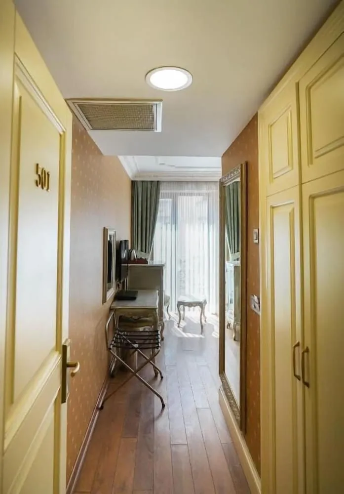 Deluxe Tek Büyük Yataklı Oda, Balkon, Şehir Manzaralı