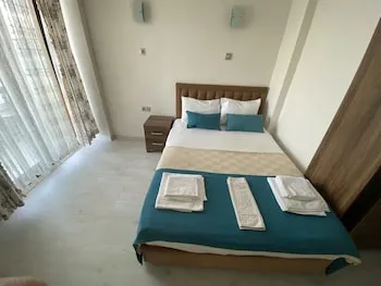 Reis Beach Hotel & Restaurant