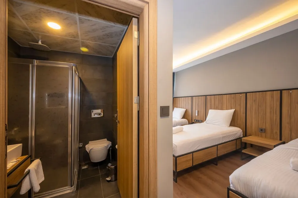 Deluxe Üç Kişilik Oda