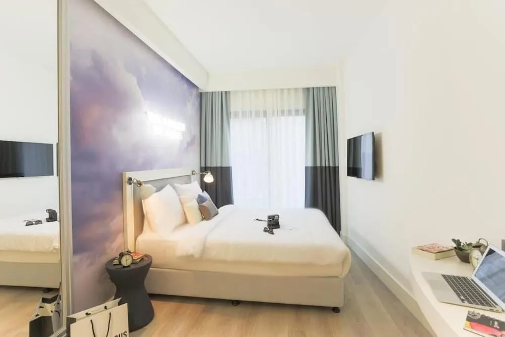Deluxe Tek Büyük Yataklı Oda