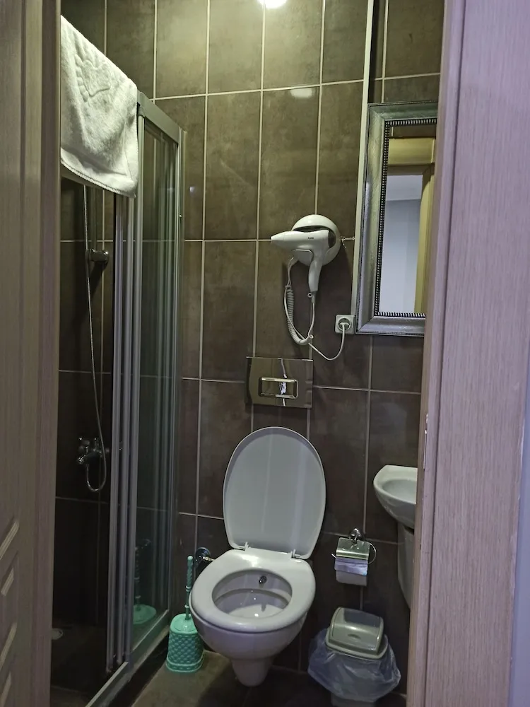 Standard Tek Büyük Yataklı Oda