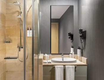 Crowne Plaza İstanbul Tuzla Viaport Marina, Bir IHG Oteli