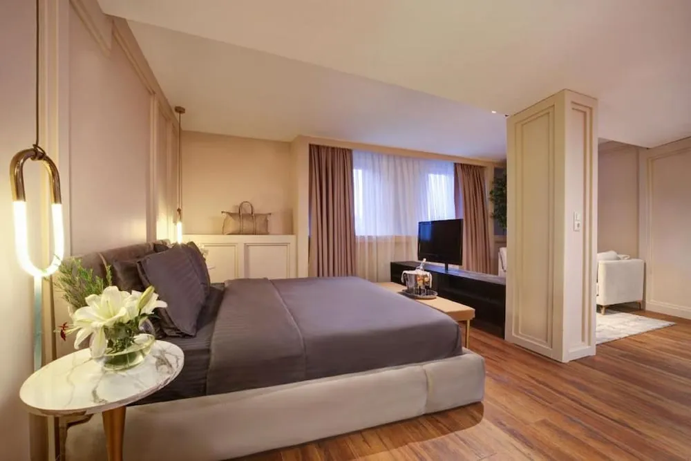 King Suite with Jacuzzi