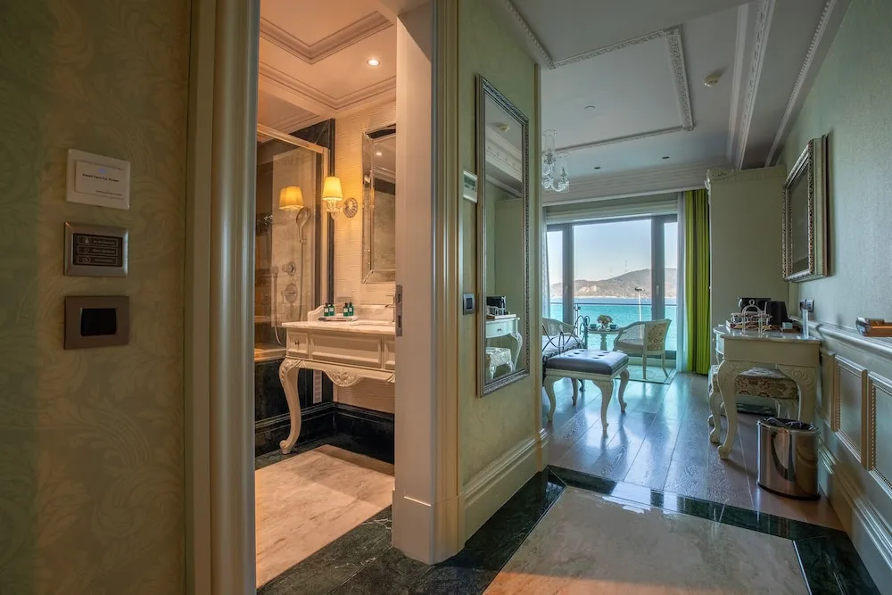 Deluxe Room (Bosphorus View )