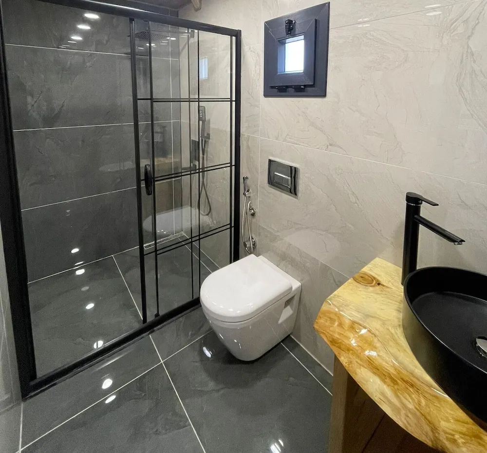 Business Bungalov, 1 Yatak Odası, tekerlekli sandalyeden geçiş yapılabilecek duş, Nehir Manzaralı