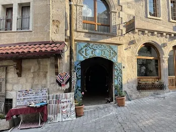 Takunya Cave Hotel