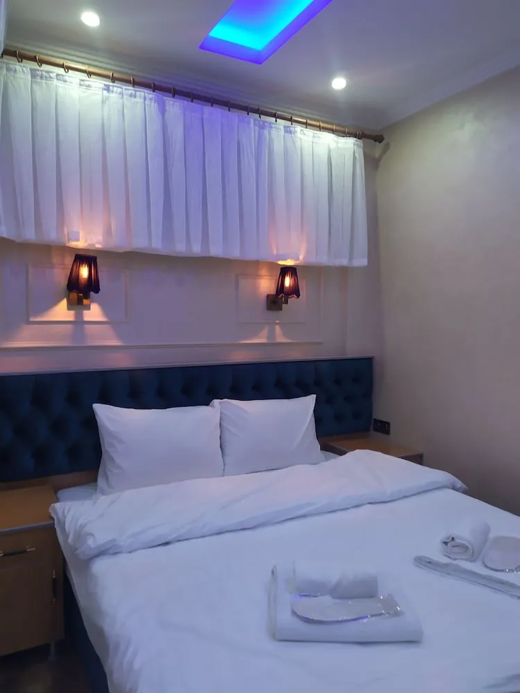 Standard Büyük Yataklı Tek Kişilik Oda