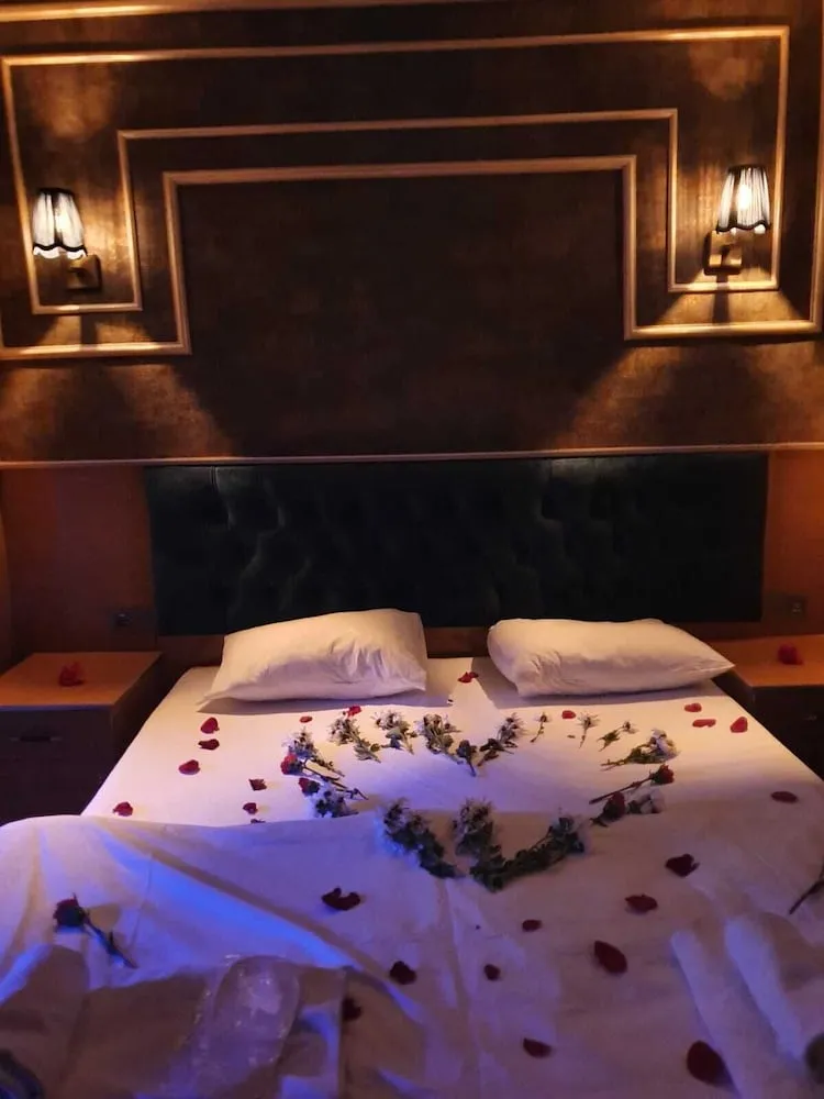 Standard Büyük Yataklı Tek Kişilik Oda