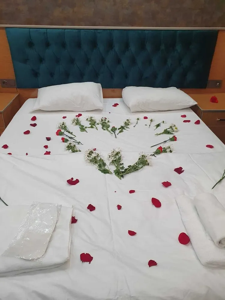 Standard Büyük Yataklı Tek Kişilik Oda