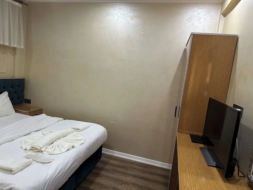 Standard Tek Büyük Yataklı Oda