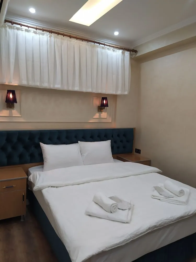 Standard Tek Büyük Yataklı Oda