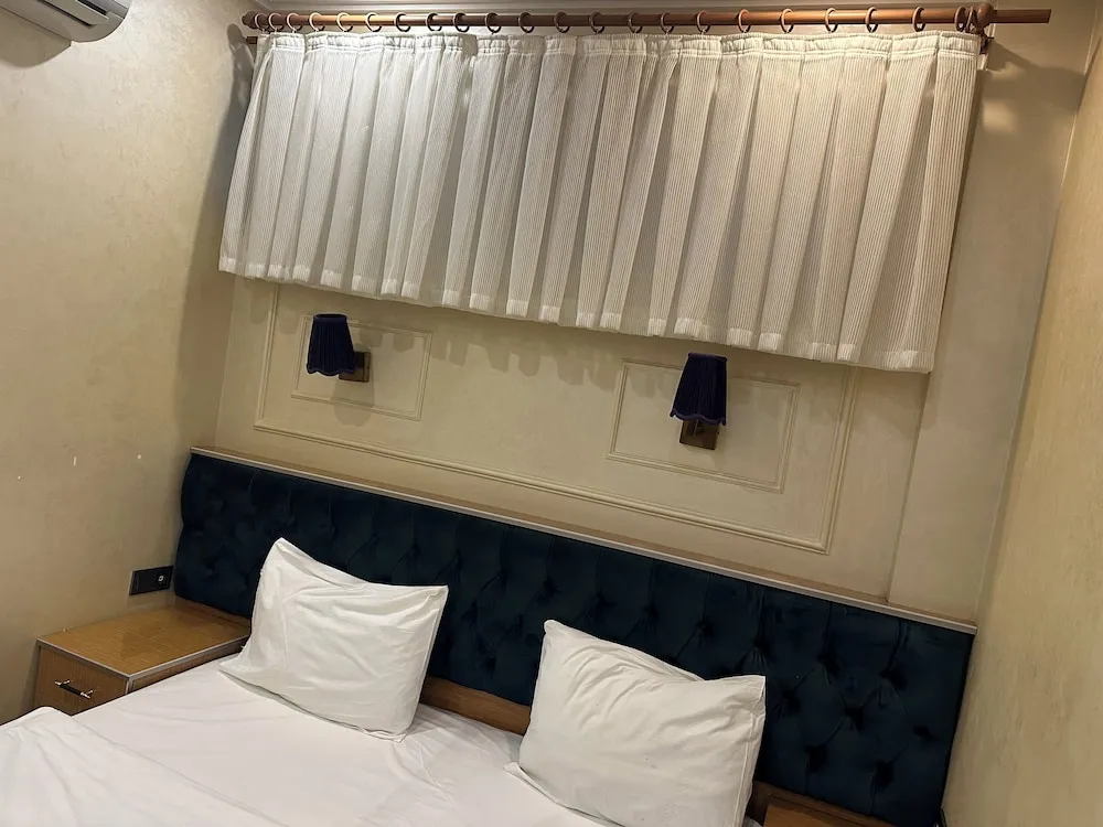 Standard Tek Büyük Yataklı Oda