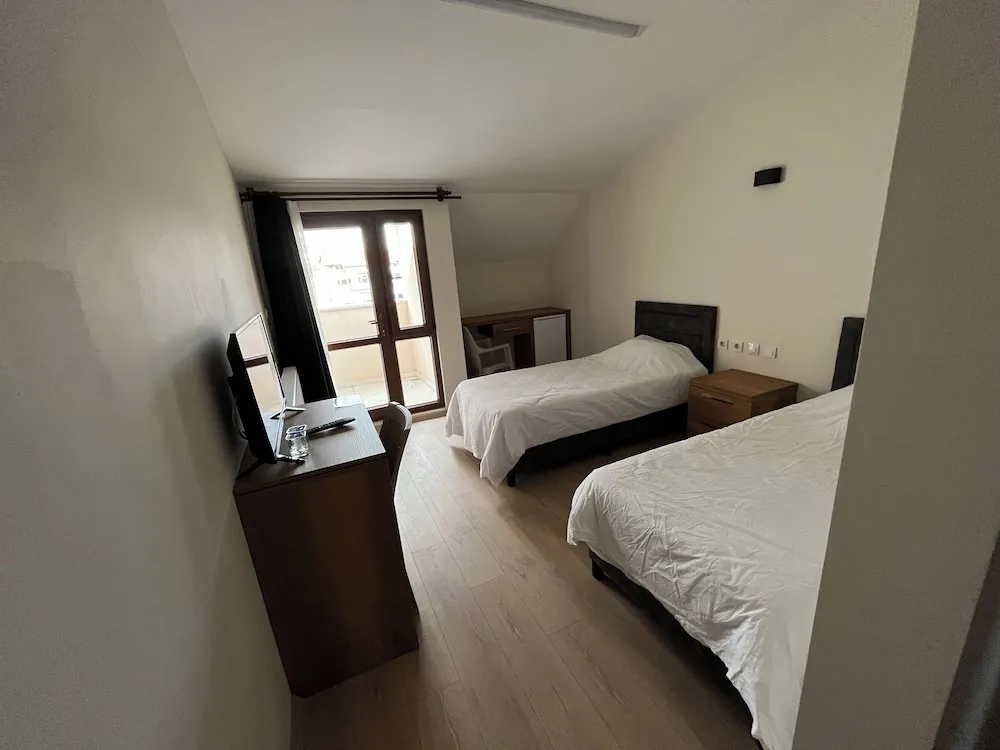 Basic Oda, Şehir Manzaralı