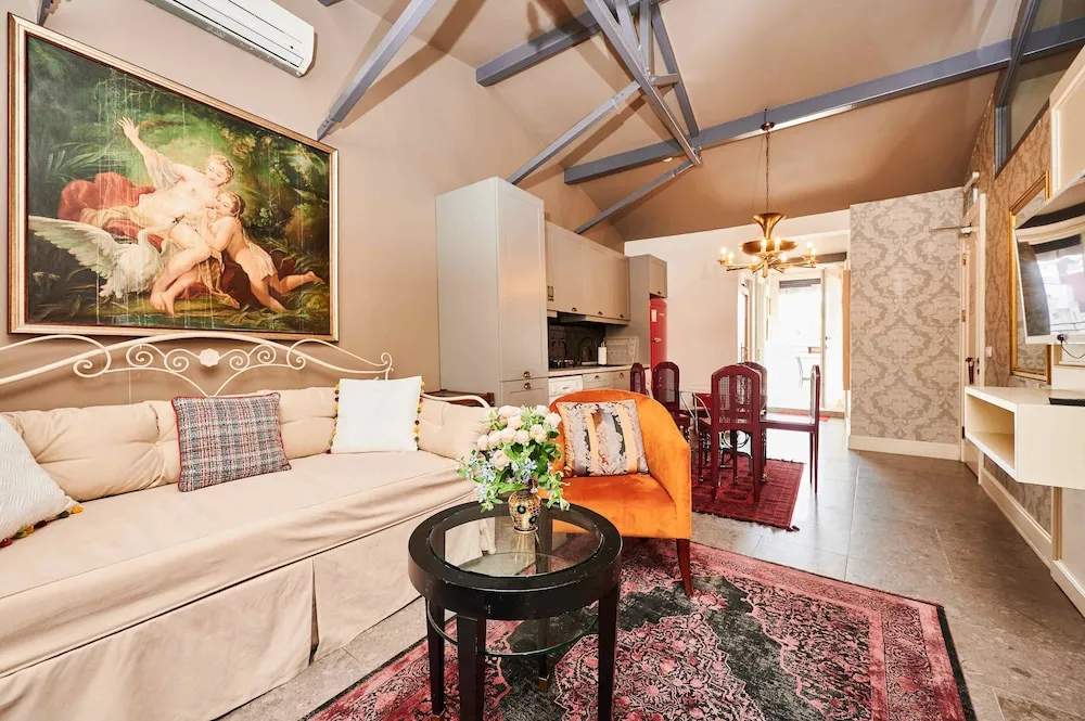 Panoramic Çatı Katı Süiti (Penthouse)