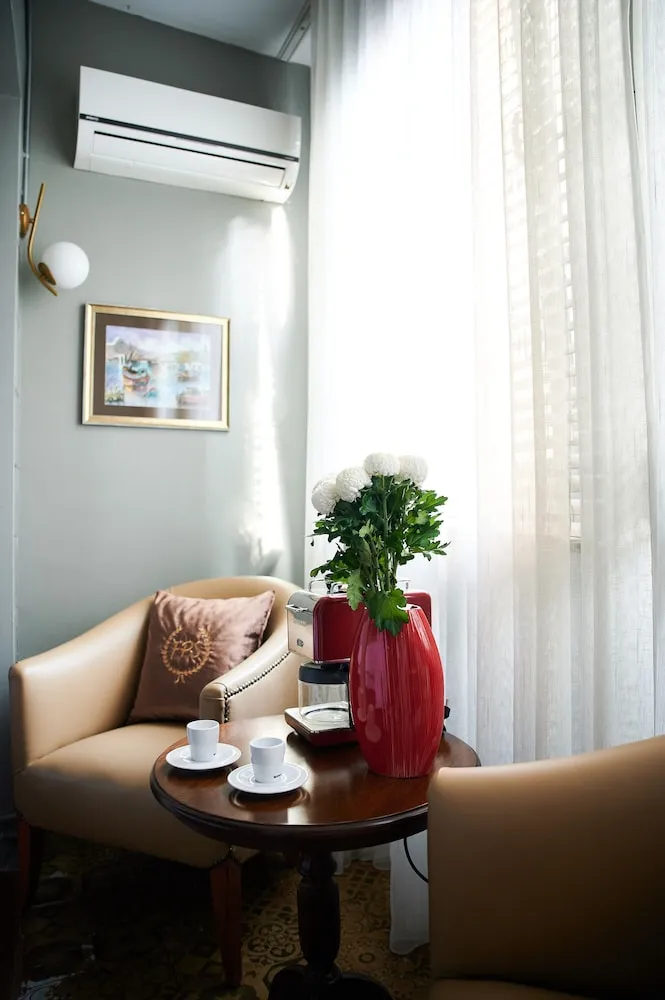 Basic Tek Büyük Yataklı Oda