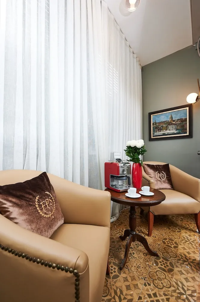 Basic Tek Büyük Yataklı Oda