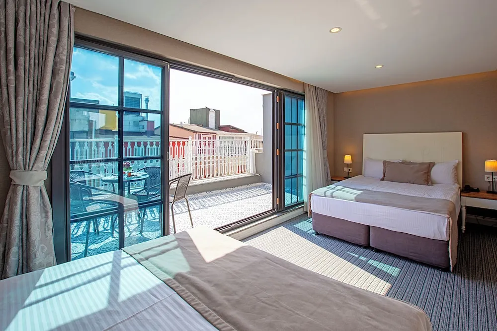 Dört Kişilik Oda, Balkon