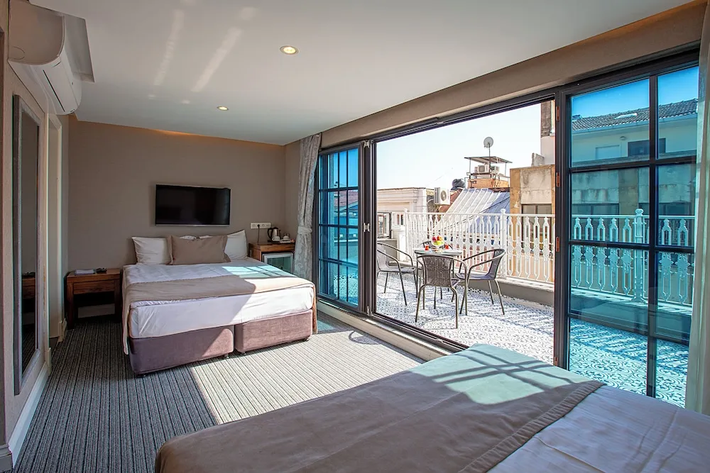 Dört Kişilik Oda, Balkon