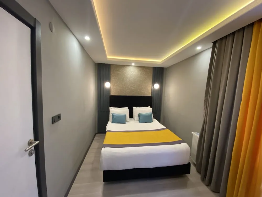 Classic Tek Büyük Yataklı Oda