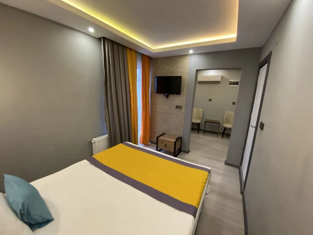 Classic Üç Kişilik Oda