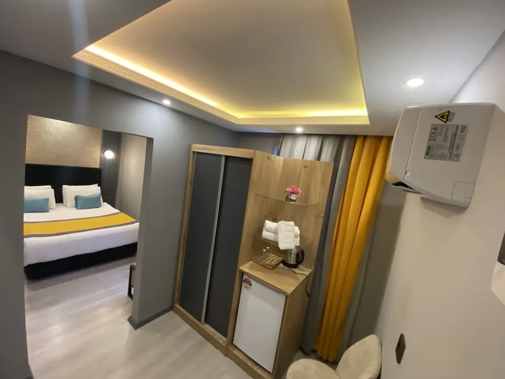 Classic Üç Kişilik Oda