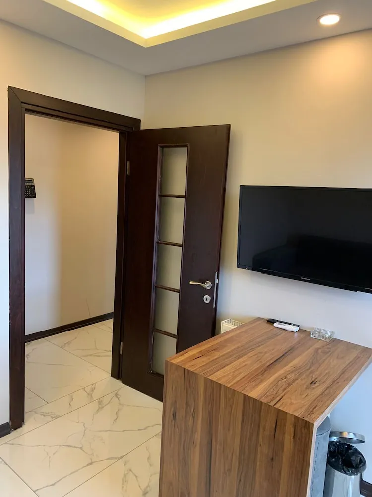 Economic Room