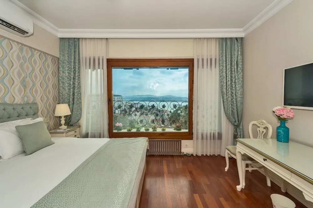 Deluxe Süit (with Bosphorus View)