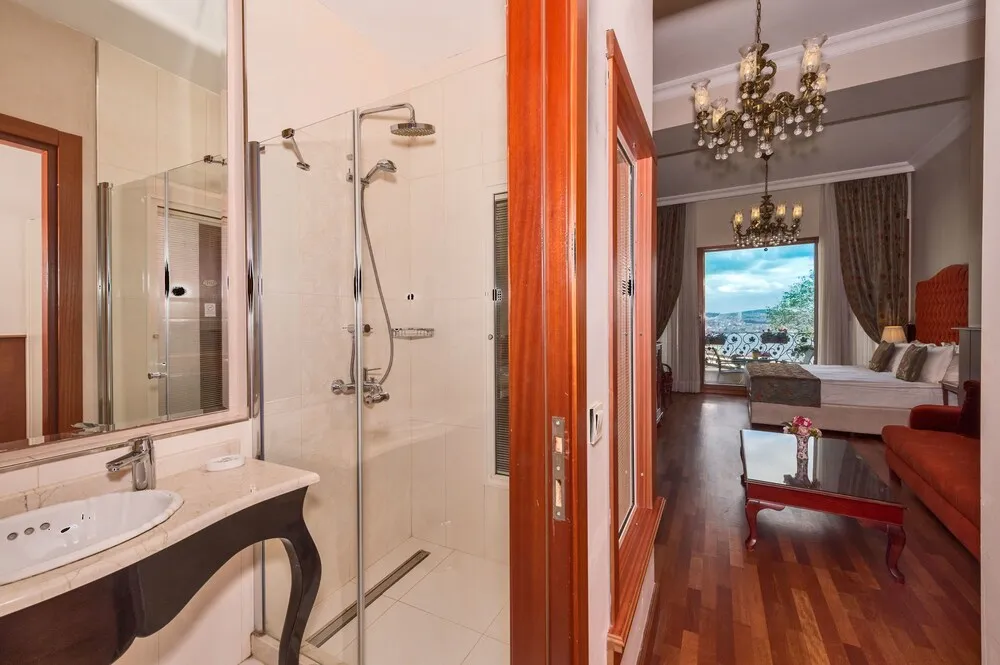Deluxe Süit (with Bosphorus View)
