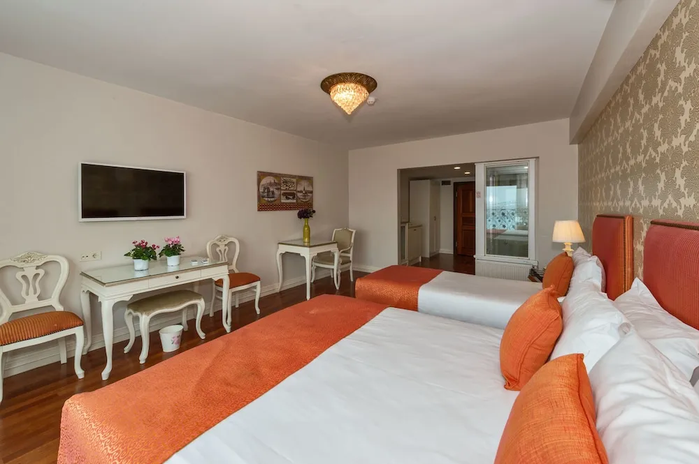 Deluxe Family Suite with Bosphorus View