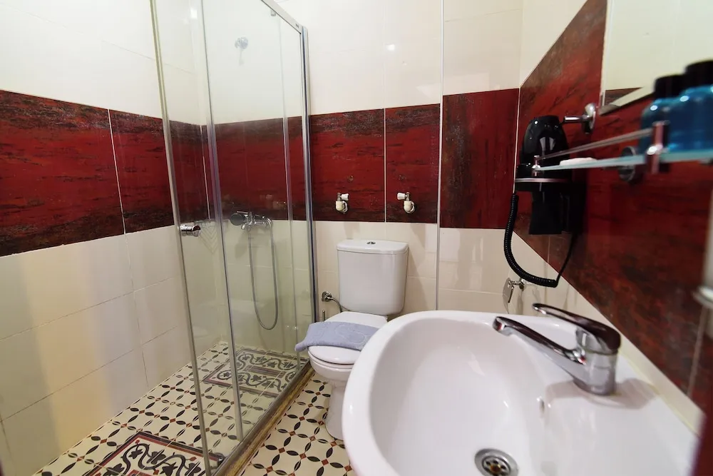 Deluxe Üç Kişilik Oda, Şehir Manzaralı