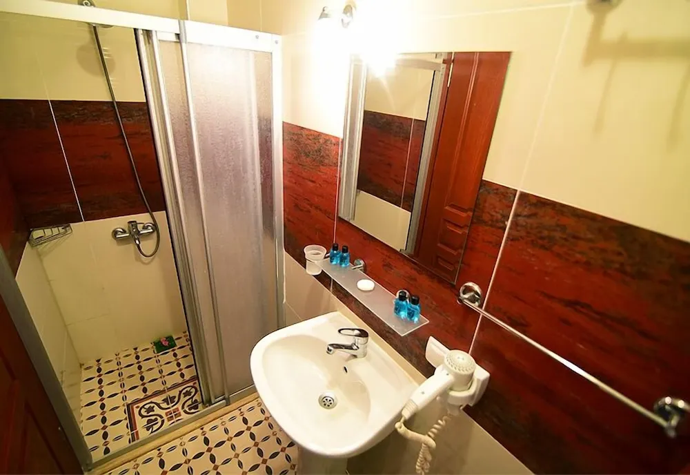 Deluxe Tek Büyük Yataklı Oda, Deniz Manzaralı