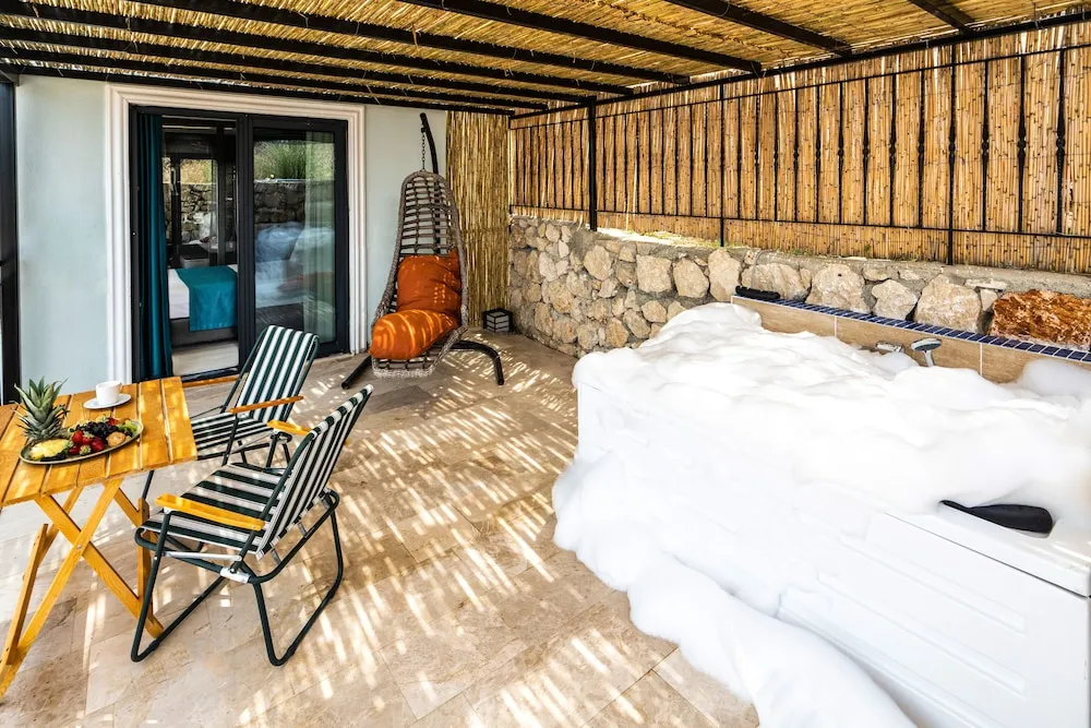 Luxury Oda, Sıcak Su Küveti, Deniz Manzaralı