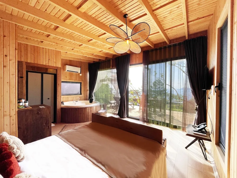 Cedrus Wood House