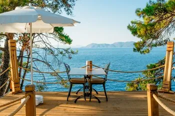 Lov Faralya (+16 Adults Only)