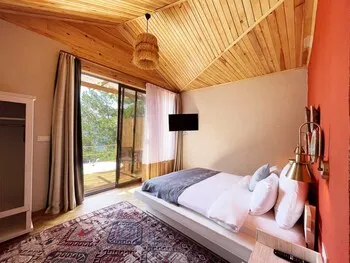 Lov Faralya (+16 Adults Only)