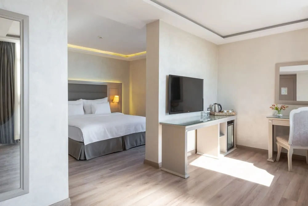 Deluxe Tek Büyük Yataklı Oda, Deniz Manzaralı