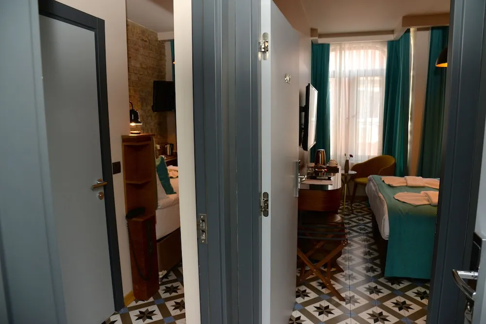 Connecting 2 Double Rooms