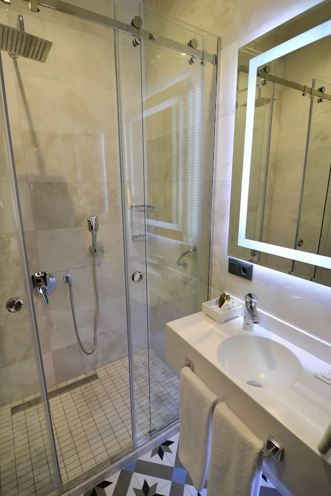 Connecting 2 Double Rooms