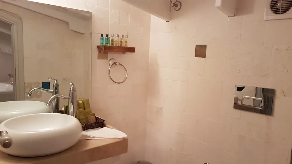 Luxury Tek Büyük Yataklı Oda
