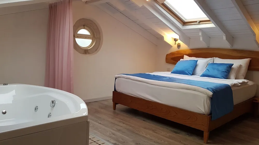 Luxury Tek Büyük Yataklı Oda