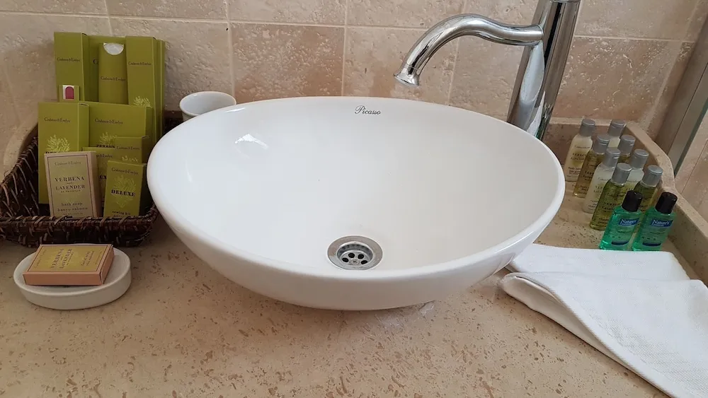 Standard Tek Büyük veya İki Ayrı Yataklı Oda