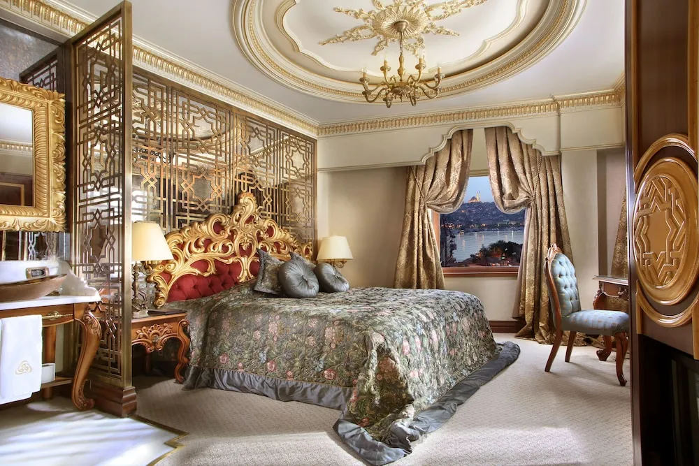 Grand Deluxe Room with Golden Horn View