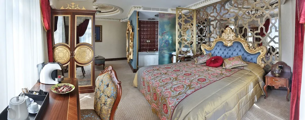 Grand Deluxe Room with Golden Horn View