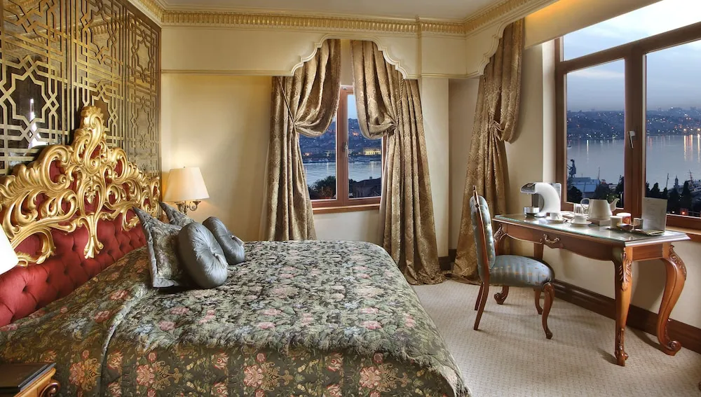 Grand Deluxe Room with Golden Horn View