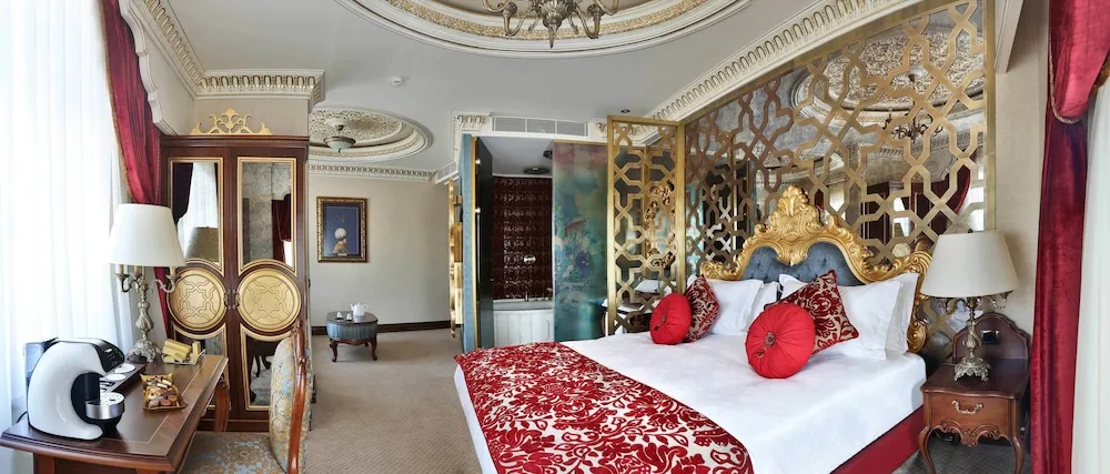 Grand Deluxe Room with Golden Horn View