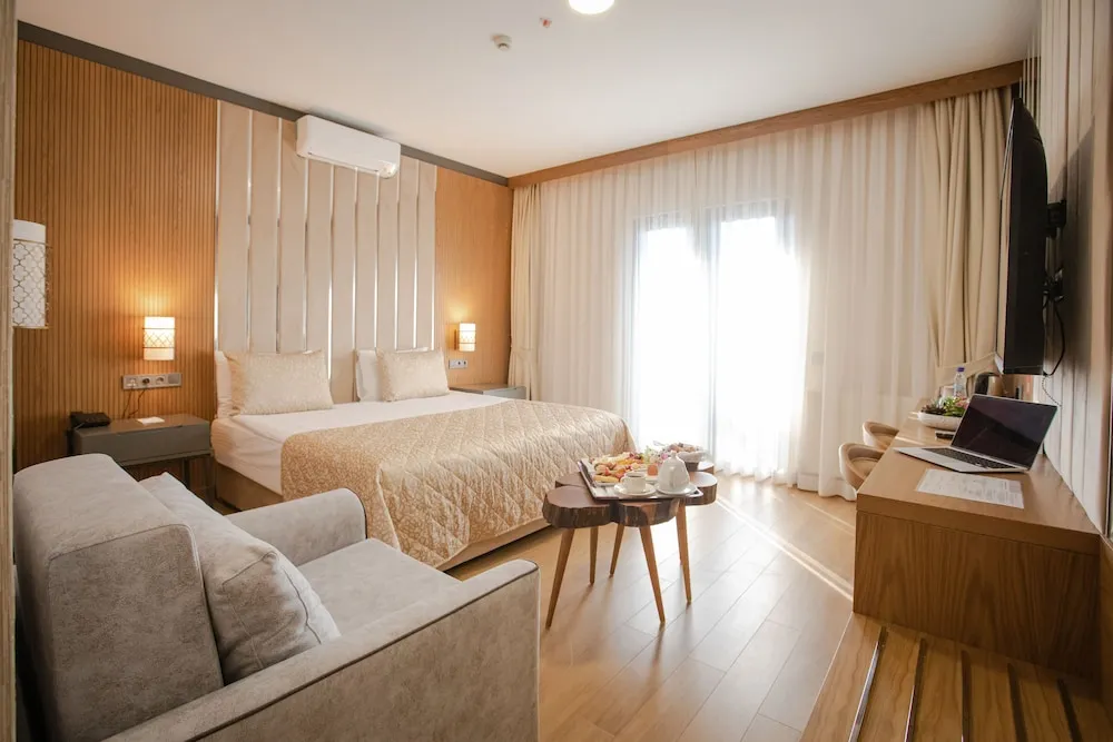 City Tek Büyük Yataklı Oda