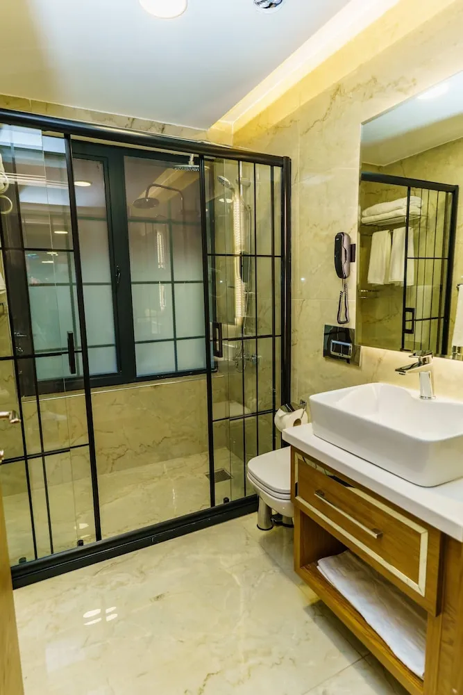 Comfort Tek Büyük Yataklı Oda