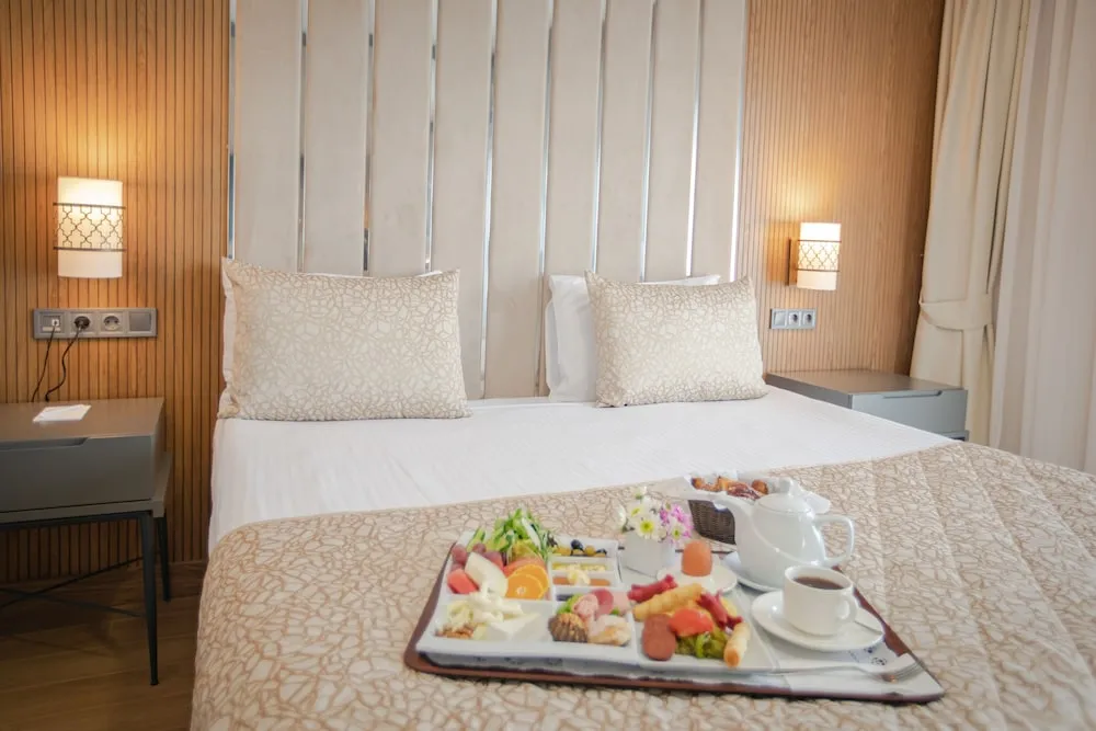 Comfort Tek Büyük Yataklı Oda