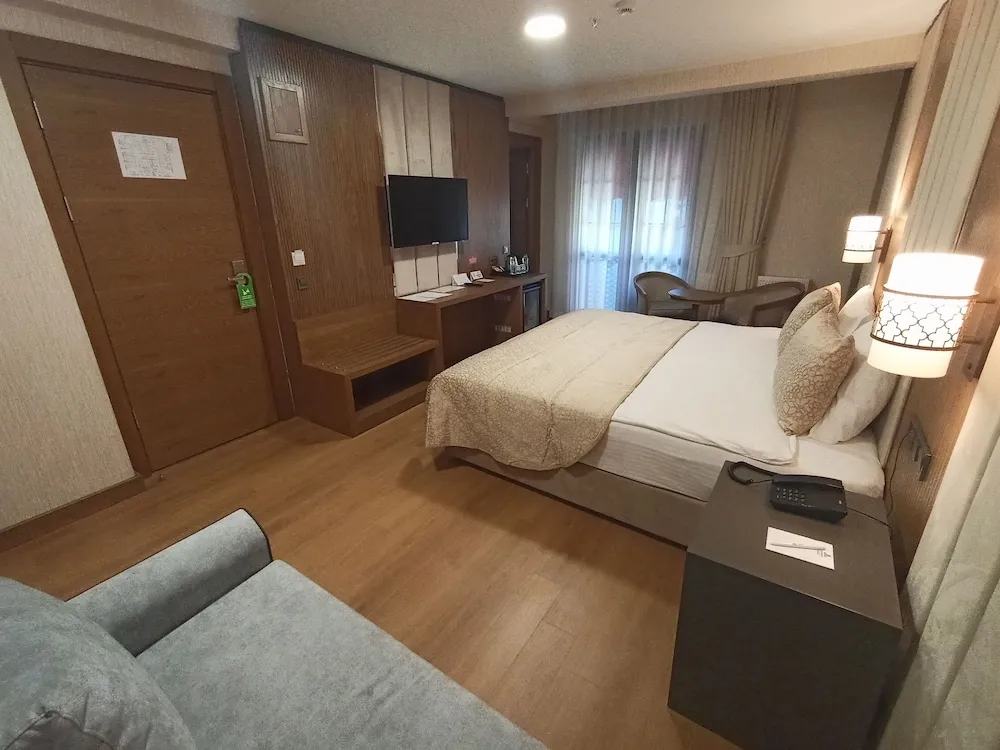 Deluxe Tek Büyük Yataklı Oda
