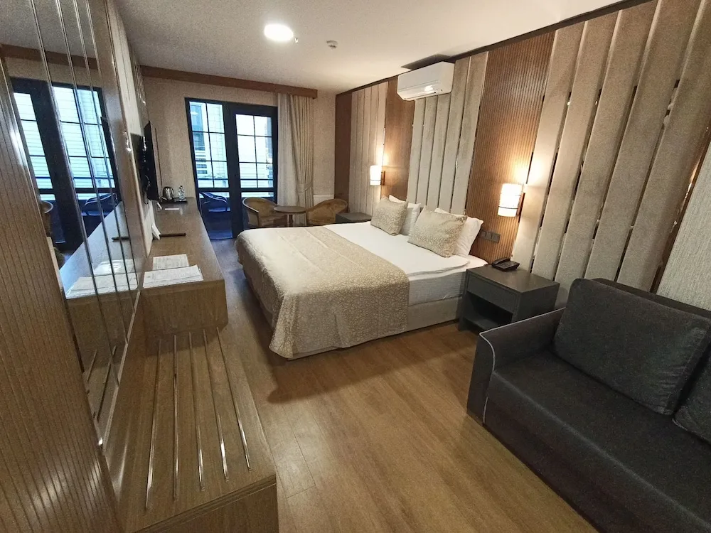 Deluxe Tek Büyük Yataklı Oda